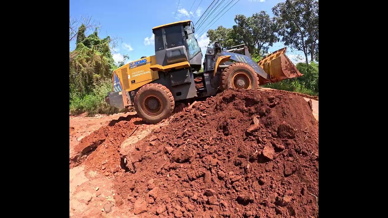 PÁ CARREGADEIRA NA LIDA | SERVIÇO PÚBLICO MUNICIPAL #heavyequipment #wheelloader