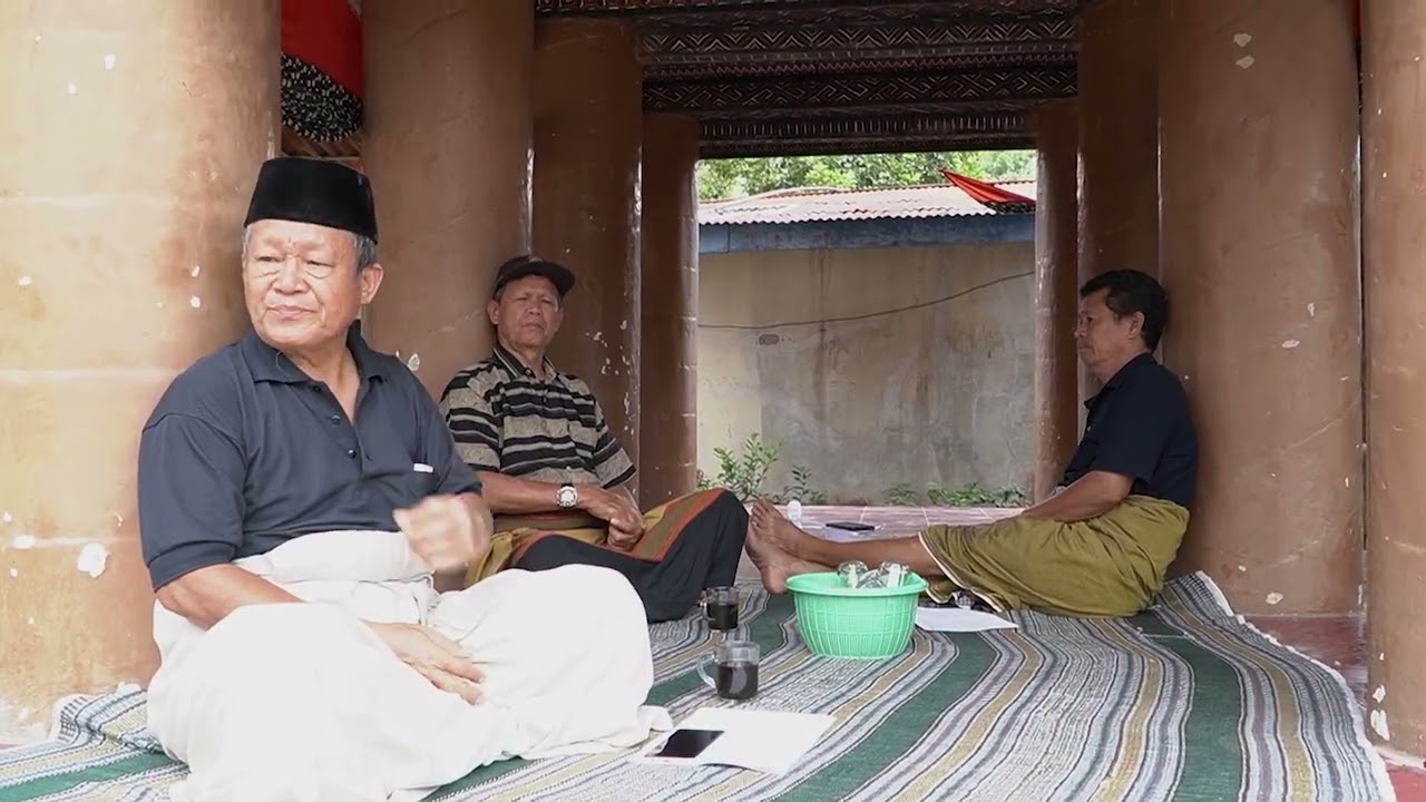 Prosesi Pemakaman alm, LOBO' TALLU LENDONG ( kakek surya ) part 12