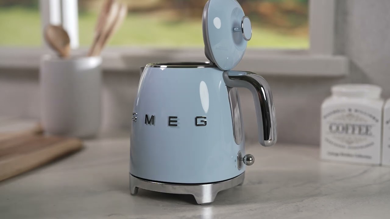 Product Review: Smeg 50s Retro Style Electric Mini Kettle KLF05
