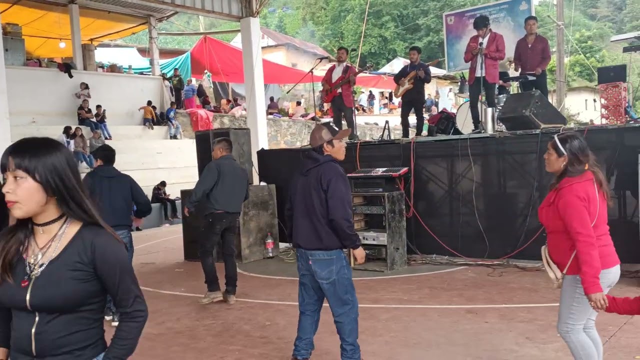 Grupo bienestar en la feria anual a santo patr&oacute;n san Antonio de Padua en carrizal.