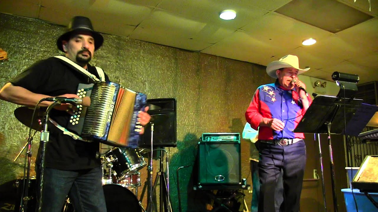 Santos Sosa y Su Estrellas @ Royal Palace in San Antonio,Tx. 2014 - Video 2