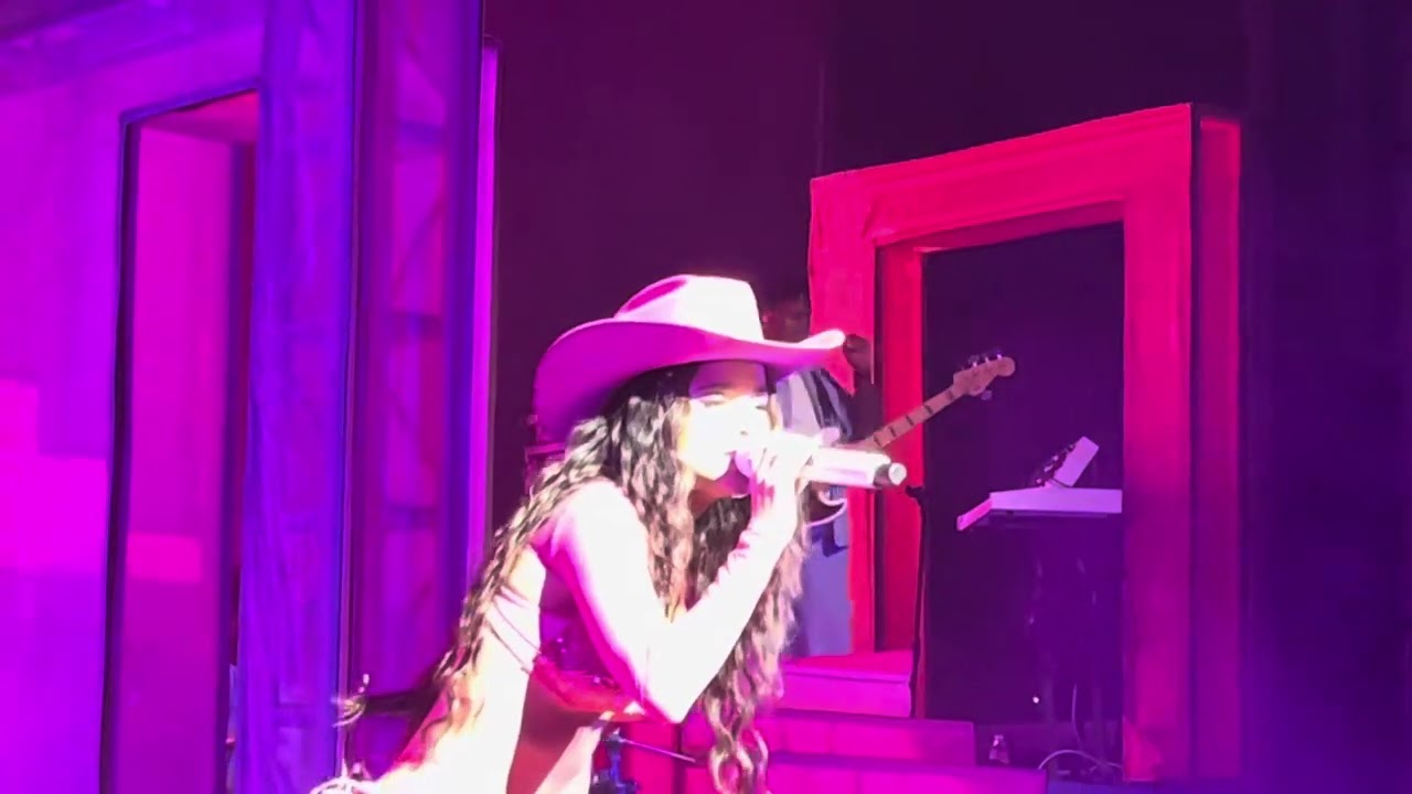 Becky G - “2ndo Chance” live Mi Casa, Tu Casa Tour 2023