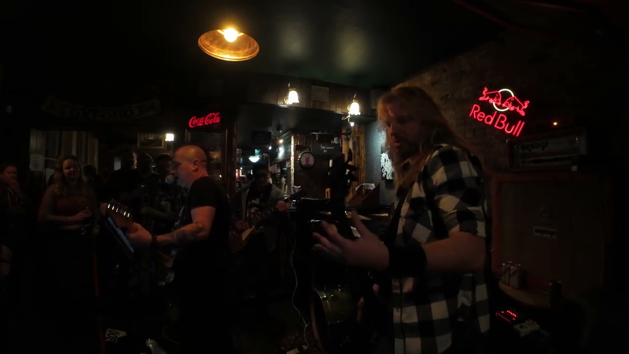 Masterdog - Settle Me Down (Live)