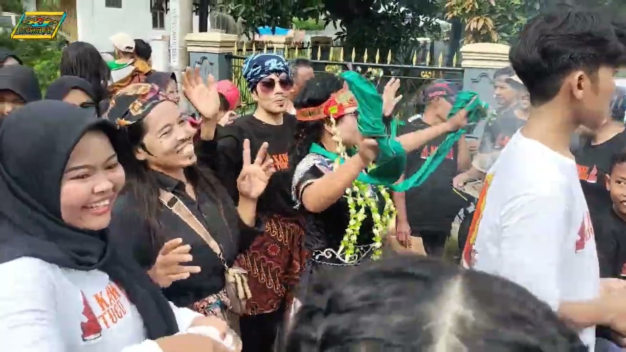 Arak-arakan Tajug Gede Desa Karangsari 2025 