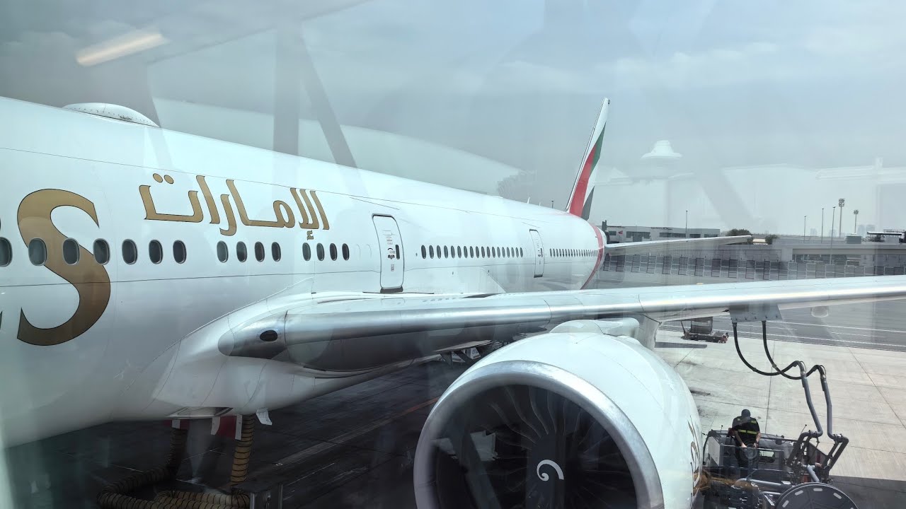 Dubai - Istanbul Emirates EK-121 Boeing 777-300ER