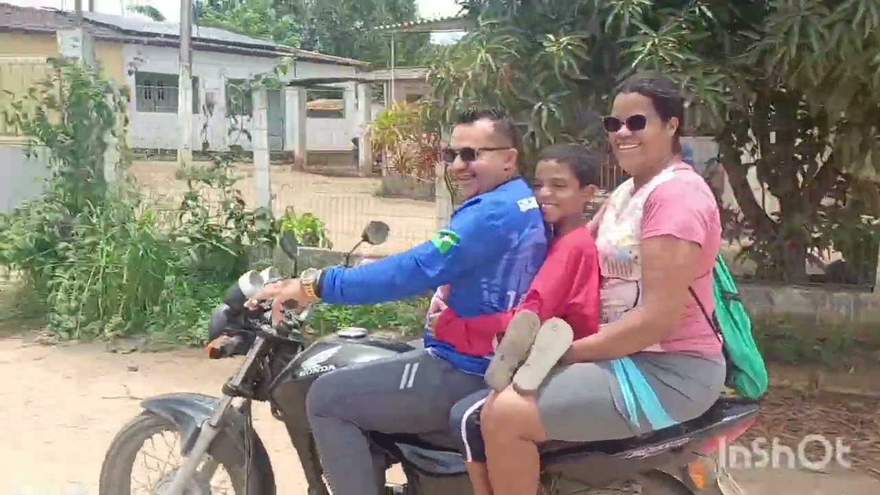 Fomos colher frutas no sítio 