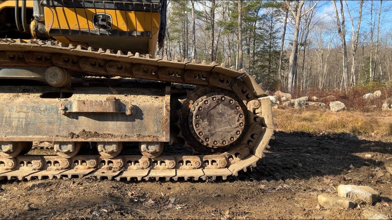 Final drive/travel motor replace inner oil seal. Hydraulic leak John Deere 290g lc excavator