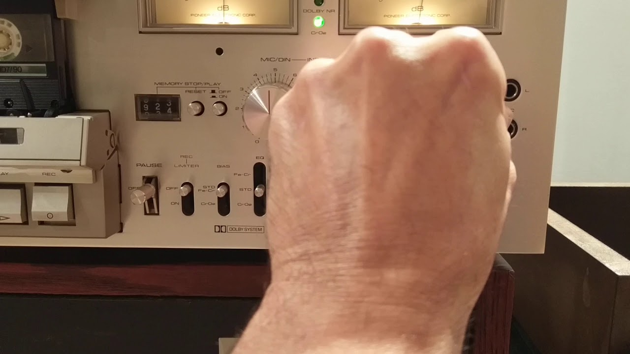 PIONEER CT-F1000 VS PIONEER CT-93 REFERENCE URUSHI TAPE DECK.CT-F1000 KiCk ass tape deck