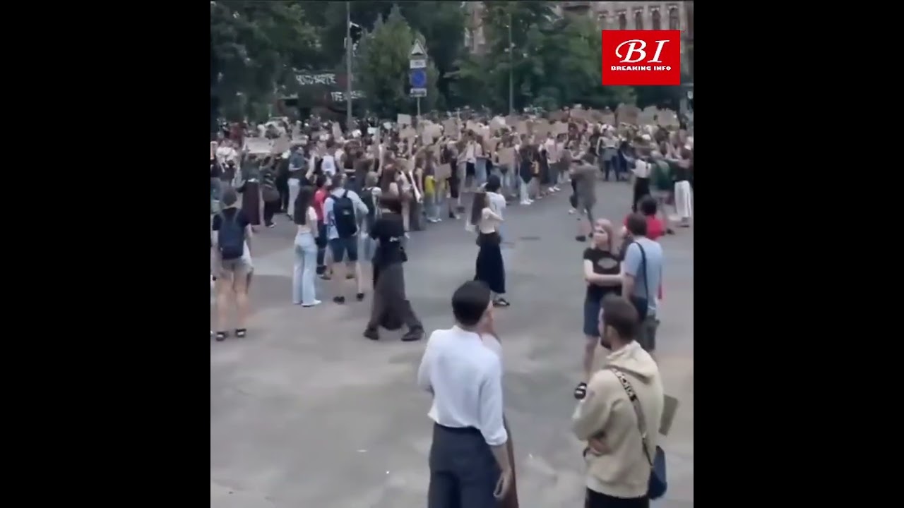 Mass Protests Erupt in Kyiv & Lviv Against Zelensky Over Anti-Corruption Crackdown