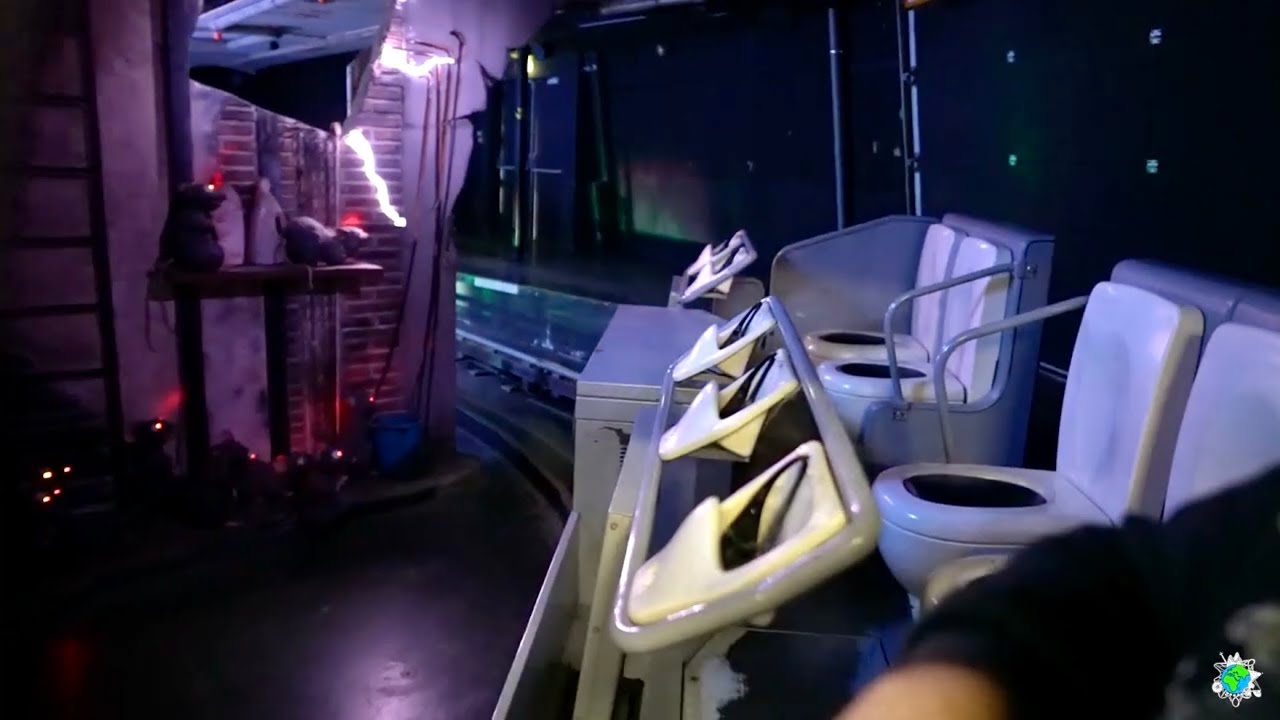 A darkride where you sit on toilets?! 🚽