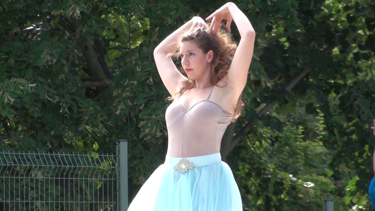 Zenedoboz balerina - 7/11 Lovasbemutató