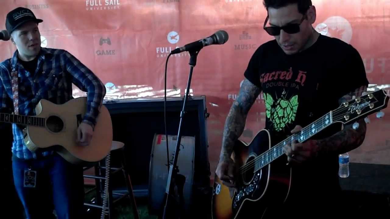 Mike Herrera and Kris Roe acoustic - 