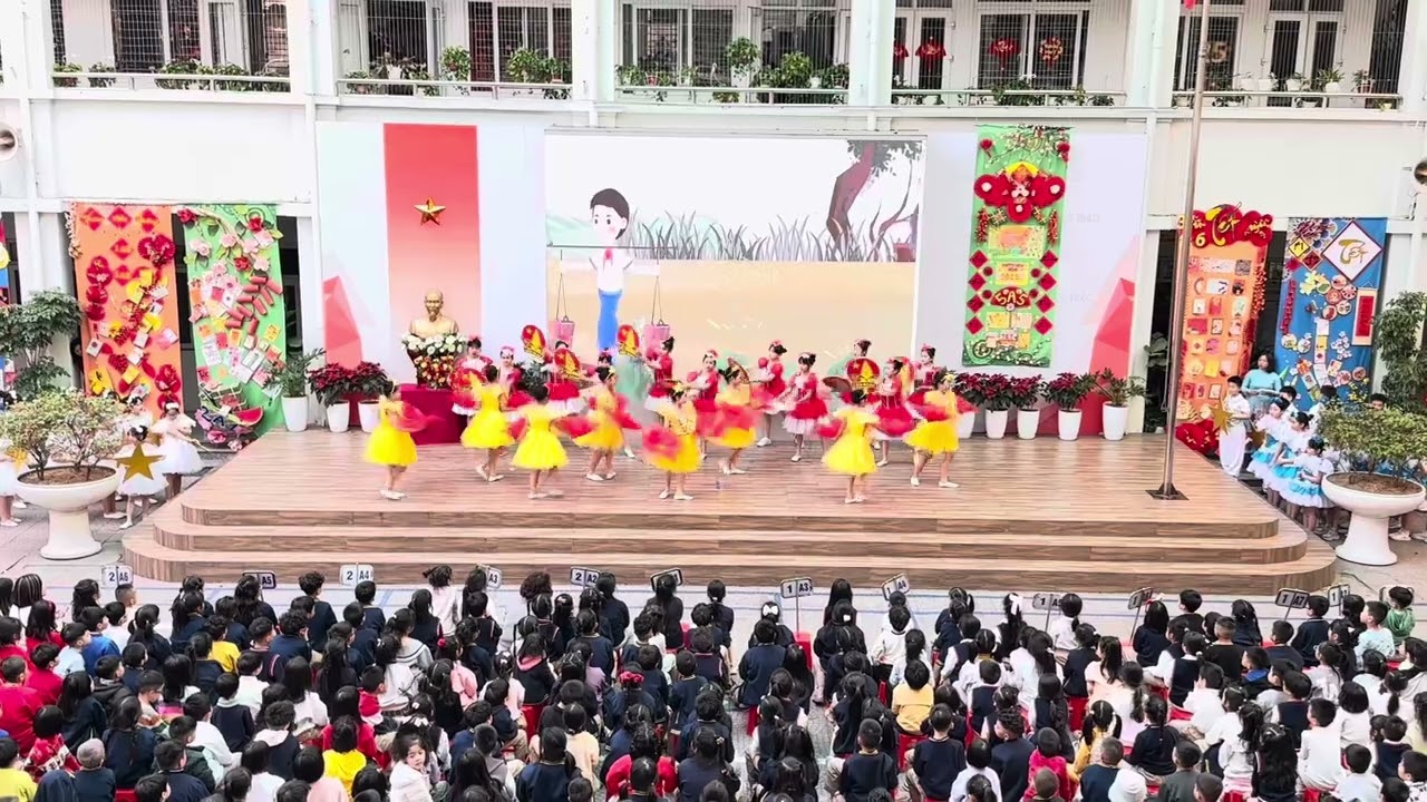 B&agrave;i 2 : V Nghệ Đại hội ch&aacute;u ngoan B&aacute;c Hồ