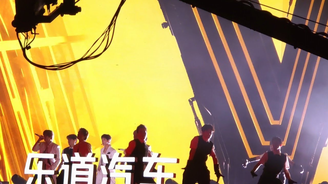 [4K]WayV x 2025-2026 ZhejiangTVNewYearEve(浙江卫视跨年晚会) BIGBANDS+Ment+白色定格(EternalWhite) full fancam