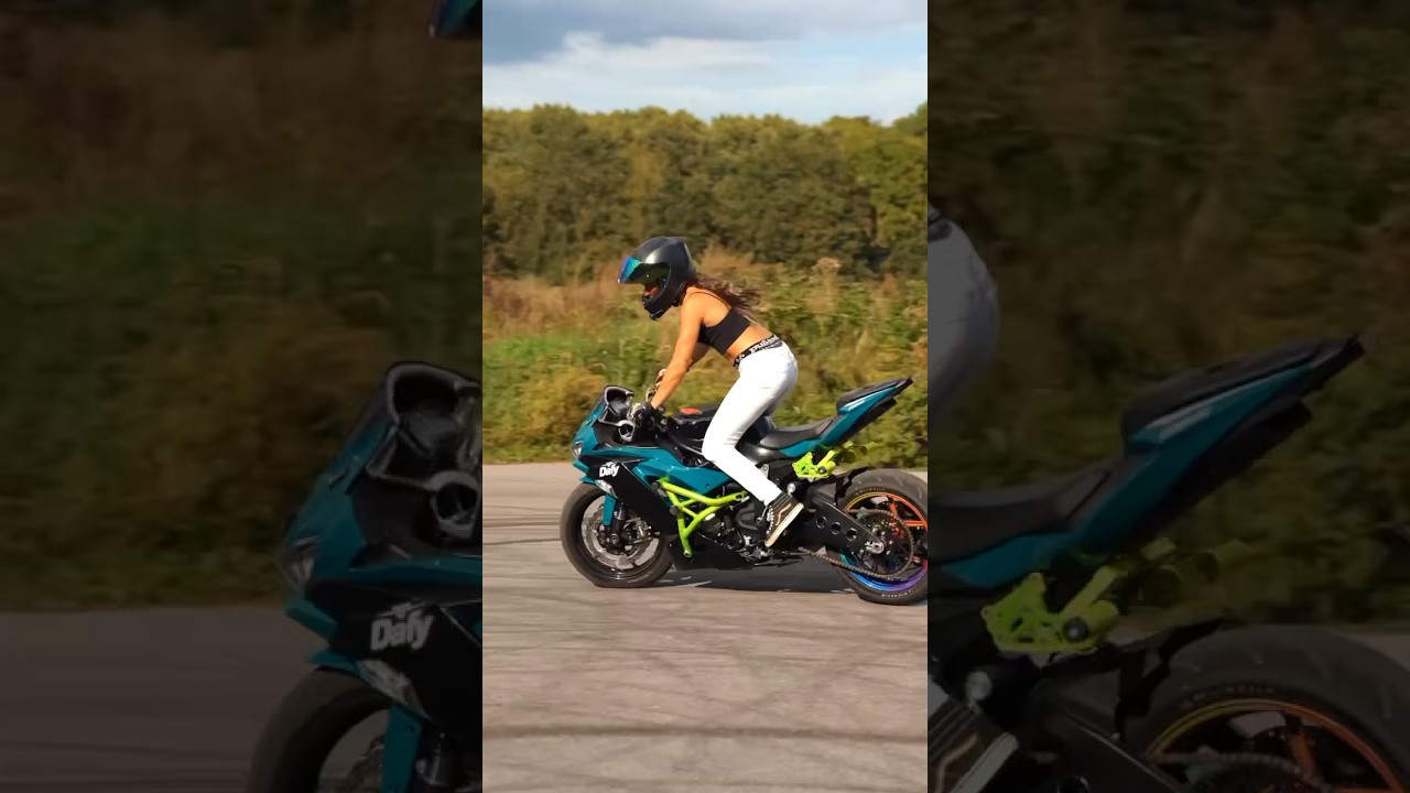 Have a good day 🔥 #bike #moto #stunt #motorcycle #bikergirl #drift #stuntgirl #ride