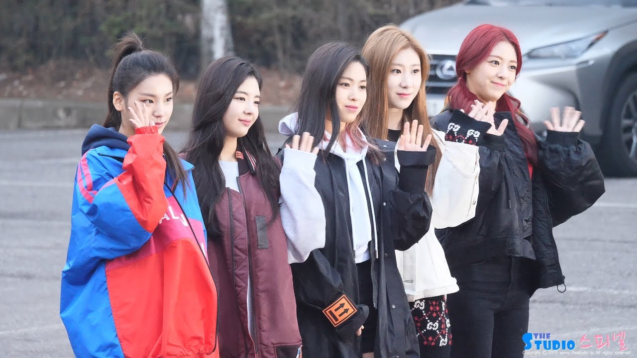 190301 ITZY 있지 3주차 뮤직뱅크 출근길 4K 직캠 (예지,리아,류진,채령,유나) ITZY fancam by Spinel