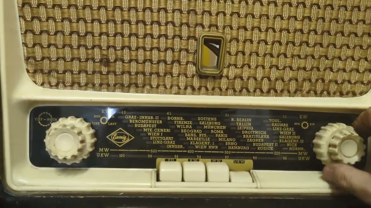 Radio aus den 1960ern nach 30 Jahren eingeschaltet #eumig #ukw #röhrenradio