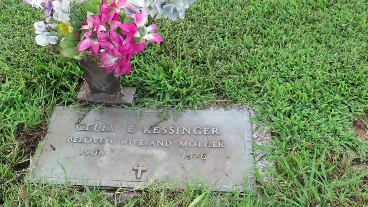 Clark Kessinger's gravesite