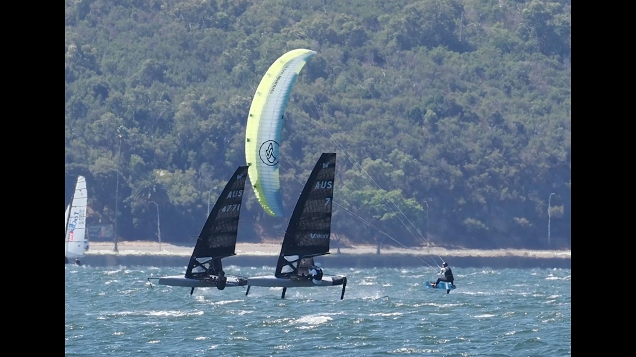 Who is faster upwind - Foiling Moths vs Foiling Kitesurfer