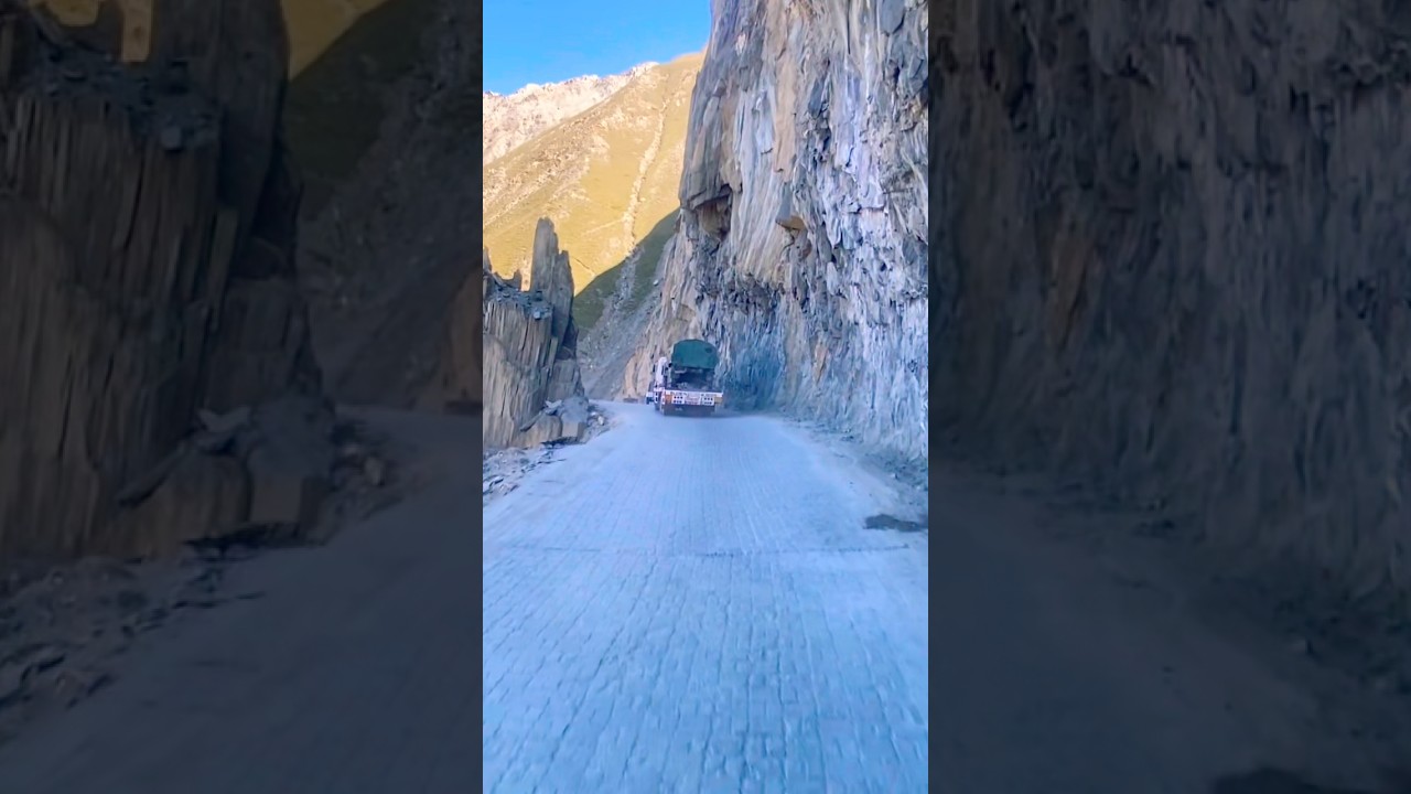 Truck, Horan  #￼Jilla Pahad Leh, #Ladakh to Maharashtra, enjoy #truck, horror ￼😱😱￼#army 🚛🚛
