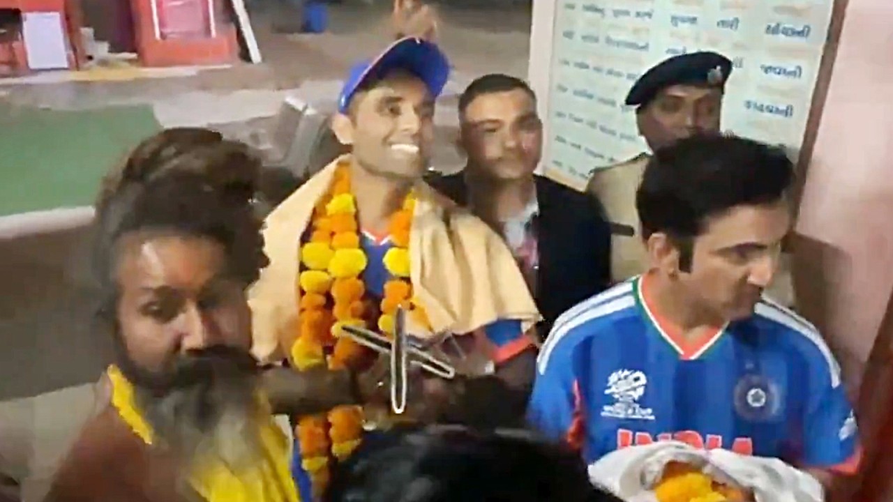 SuryaKumar Yadav And Team India Coach Gautam Gambhir Visited Hanuman temple with cup | Daily Culture