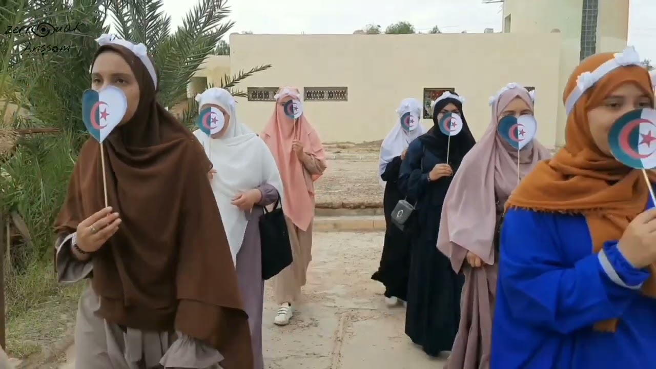 إرتداء أكثر من 200 طالبة للحجاب الشرعي | #ثانوية_الشهيد_زرواق_بوزيد