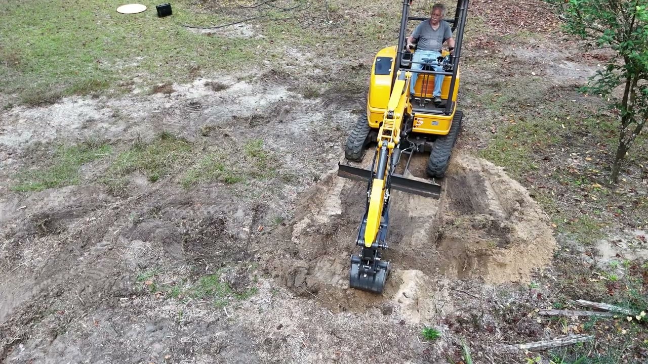 Huayee SHY27 filling the practice hole I dug