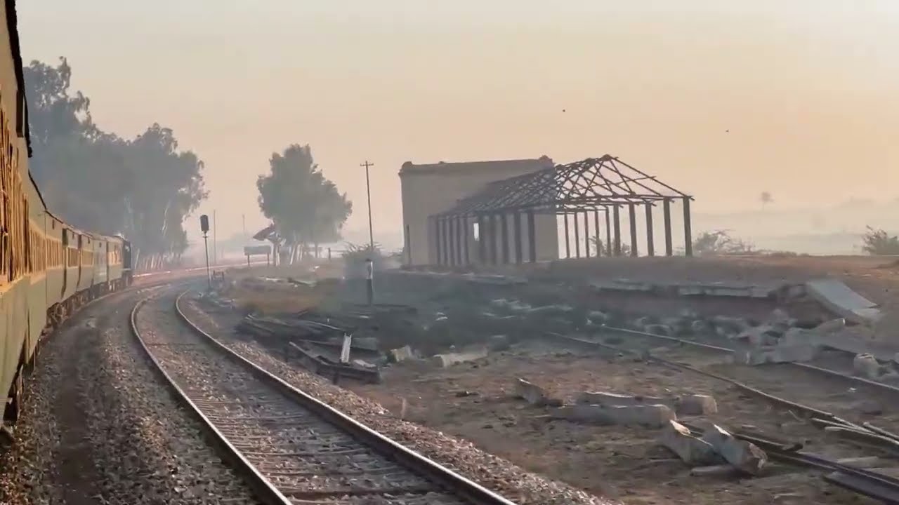 Journey with Pakistan’s nonstop Train | Karachi to Multan | 4 stop in 950km Karachi Express