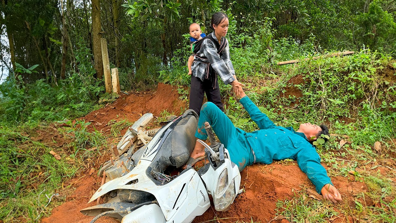 17-year-old single mother: Helped the policeman who had an accident - Pick watermelon fruit to sell