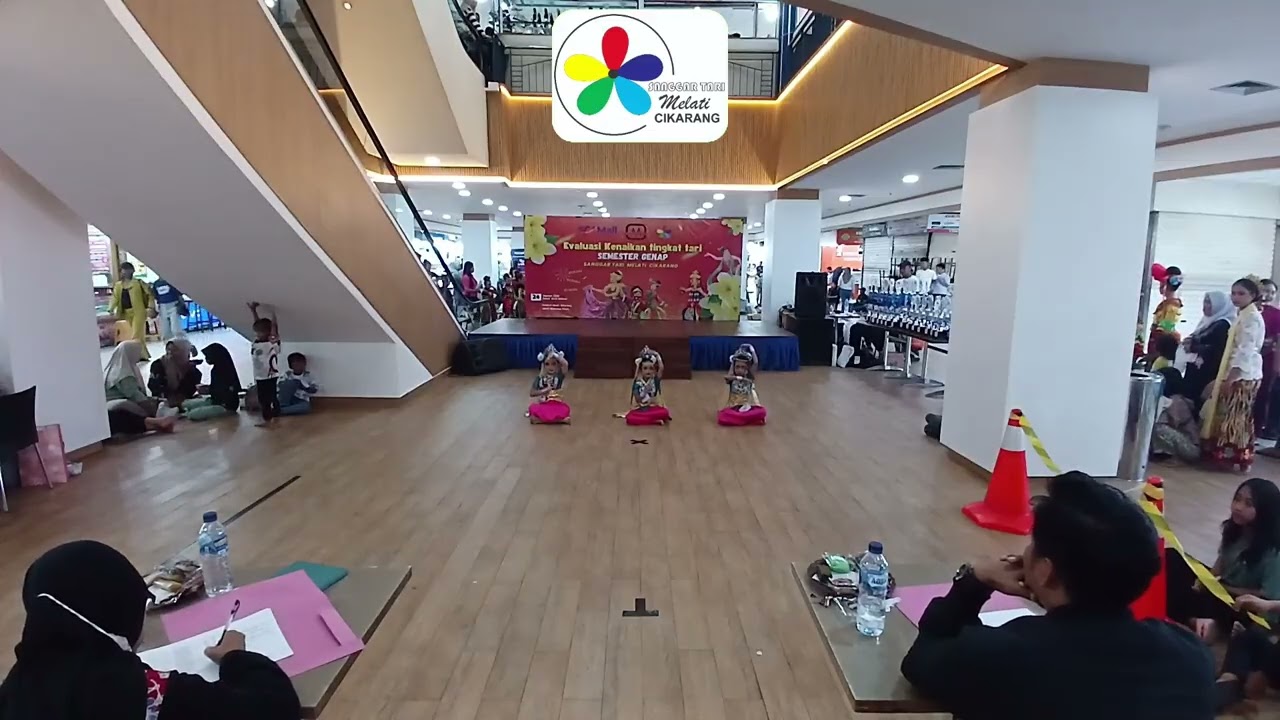 TARI GOLEKAN KENES AXELIA, AMECCA, & CANDIKA II SANGGAR TARI MELATI CIKARANG