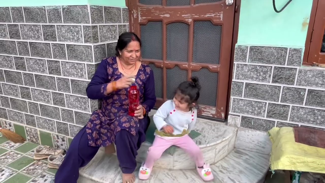 खेत से निकाला गया कच्ची हल्दी और अरबी #uttarakhand #haldi #villagelife #garhwal 