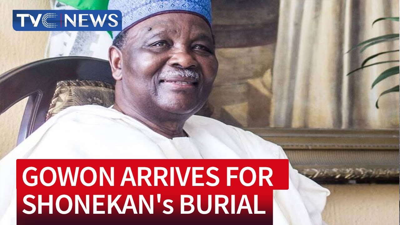 (VIDEO) Yakubu Gowon Arriving for the Lying-in-State of Ernest Shonekan
