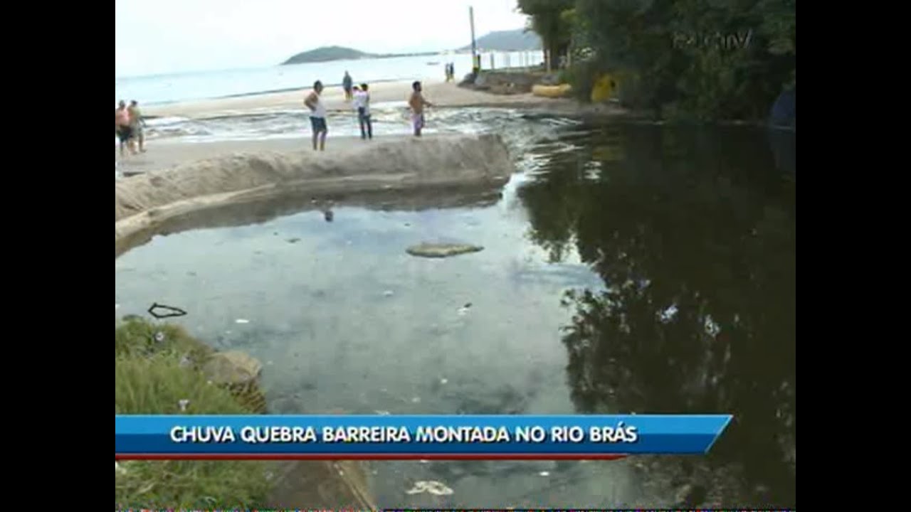 Barragem de areia do Rio do Brás, em Canasvieiras, desmorona após chuva