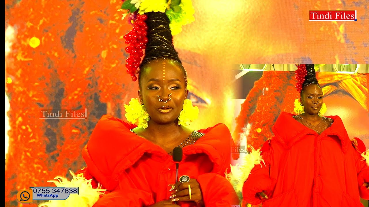 Anne Kansiime 😂Has Made The Crowd Burst To Laughters Quarrelling In Rukiga And The Cock 🐓Attire