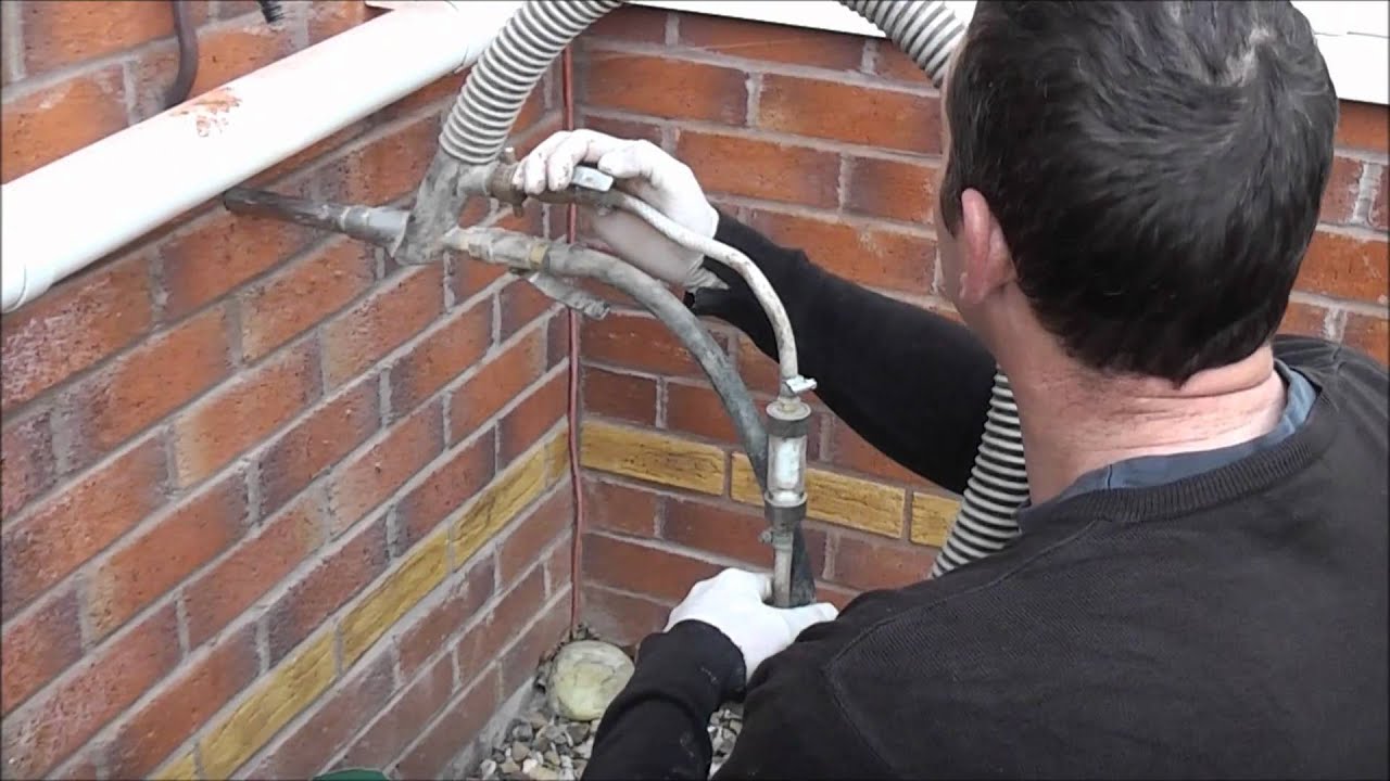 A CAVITY WALL INSULATION INSTALLATION Part 2