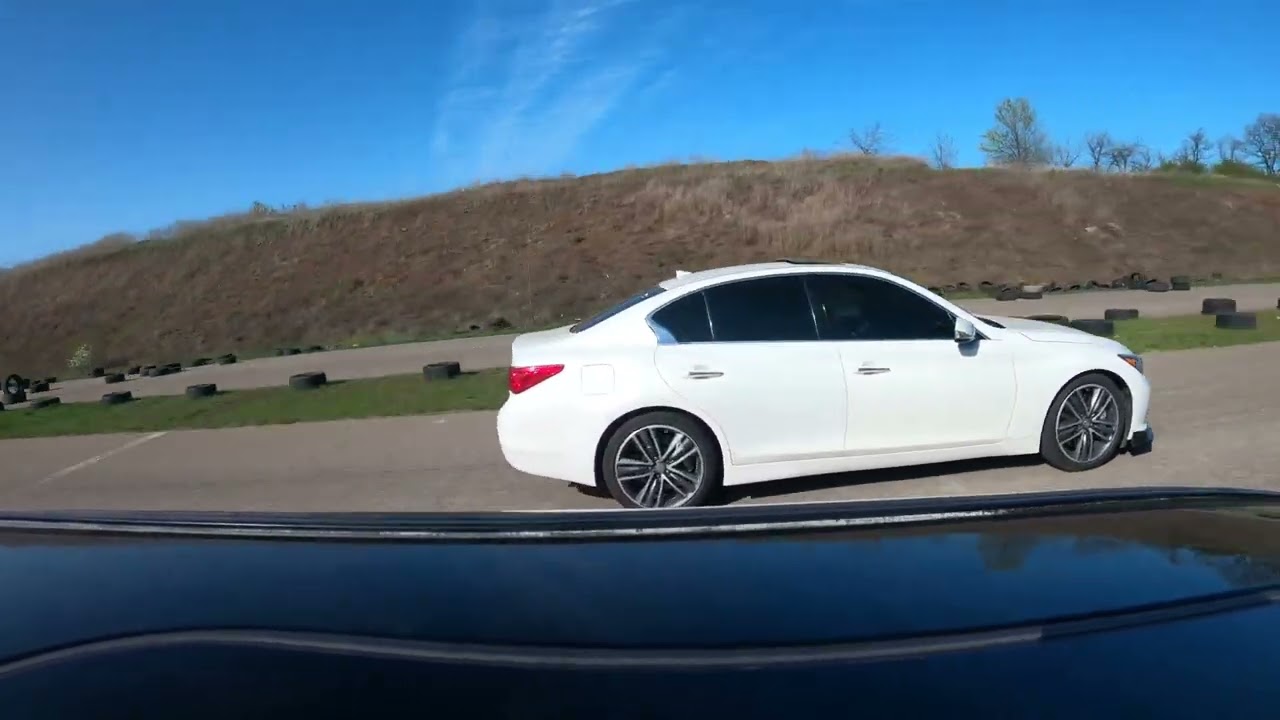 Infiniti Q50 3.0t Luxe VS Infiniti Q50S hybrid. All awd