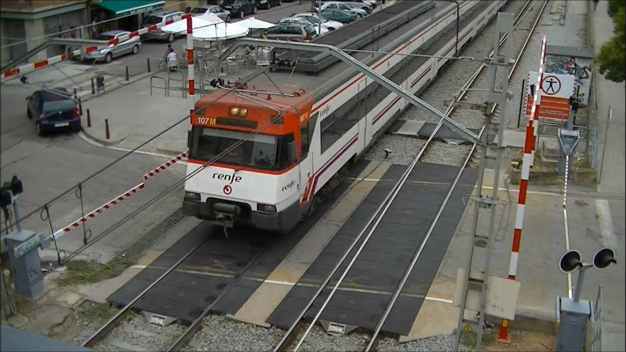 Spoorwegovergang Sant Feliu De Llobregat (E) // Railroad crossing // Paso a nivel
