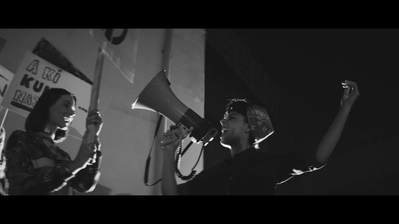 Gentli Shoes - A ki kundra? (Dir cut)