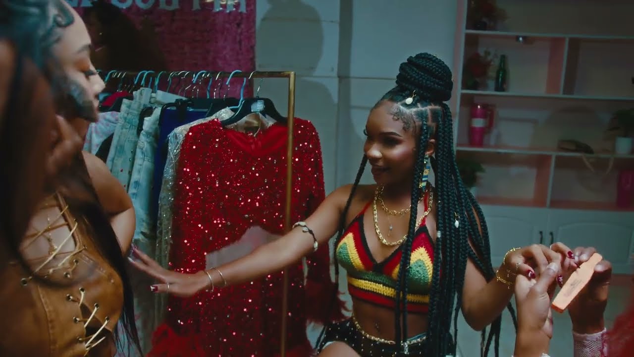 Na&iuml;mah ft. Wendy Cathalina - CELIBAT (Officiel Video)
