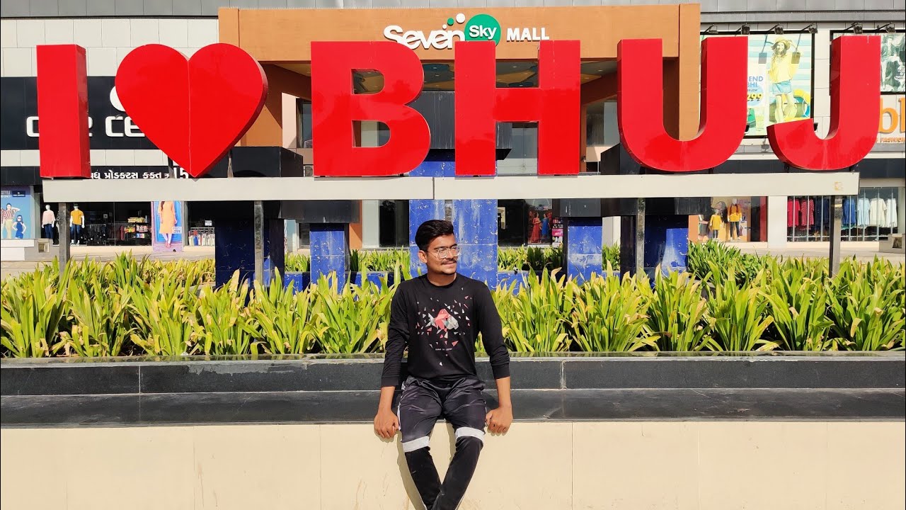 kutch nahi dekha to kuch nahi deka ભુજ દર્શન Best Places To Visit In Bhuj || Aina Mahal, temples ||