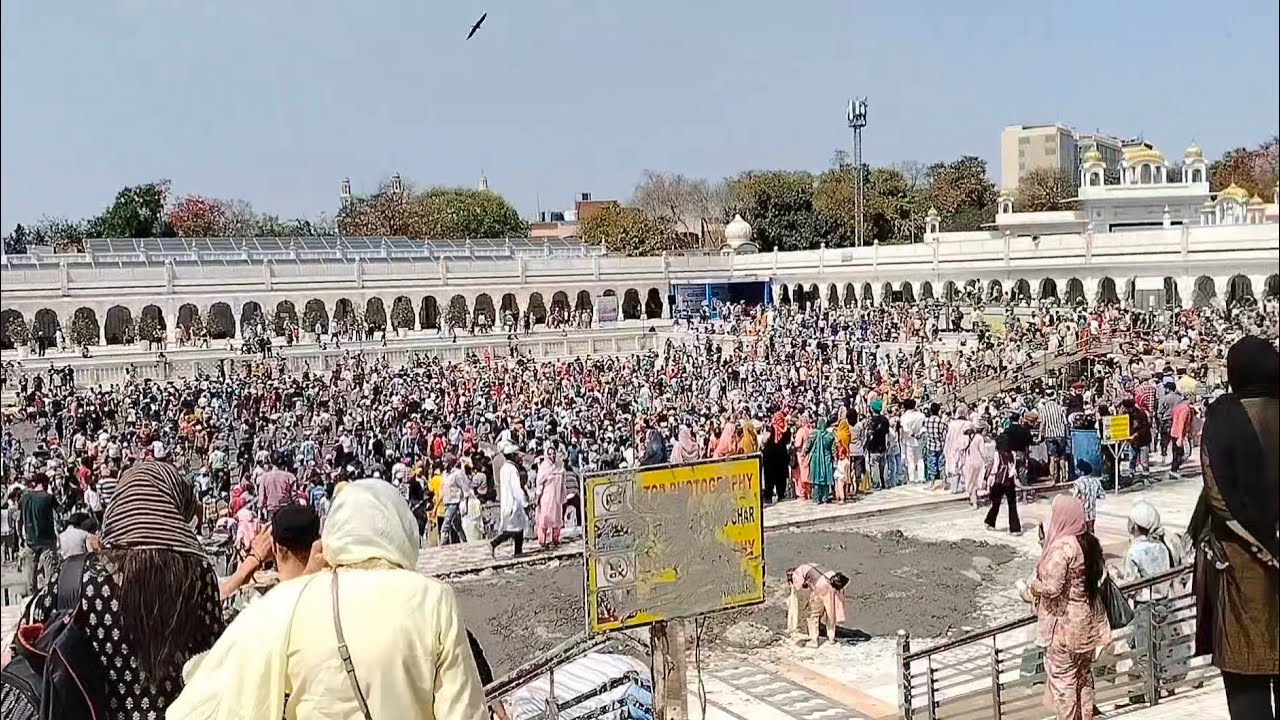 Kar Sewa of Sarovar at Bangla Sahib | Bangla Sahib Kar Sewa | wahegur ji