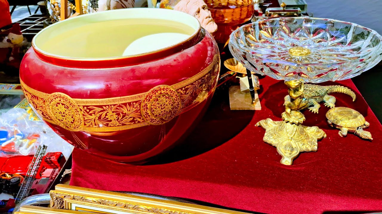 Paris France🇨🇵FLEA MARKET in PARIS🏺MARCHÉ aux PUCES🪞Brocante-A Hidden Gem in Paris💰4KHDR Thrifting 