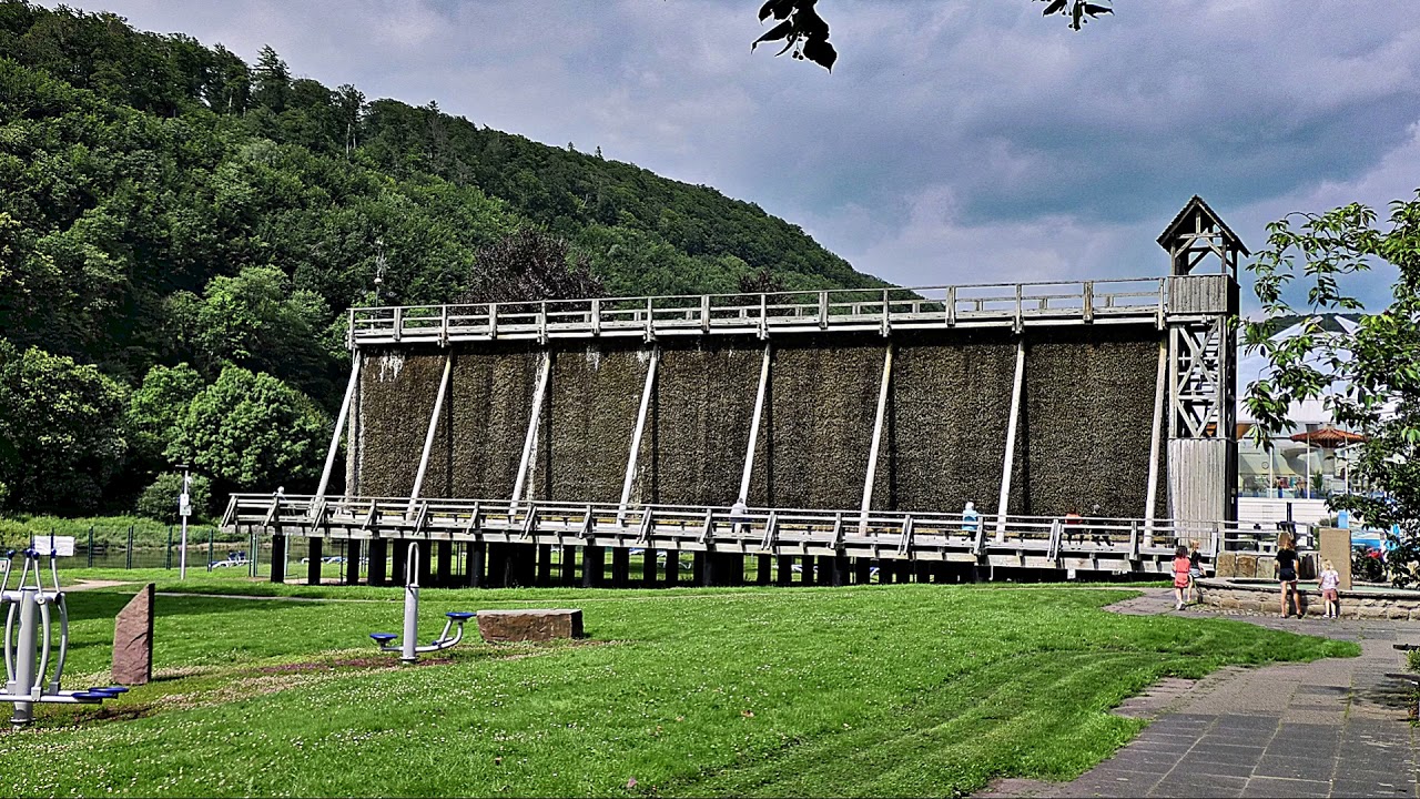 Vom Hafen in Bad Karlshafen zur Therme