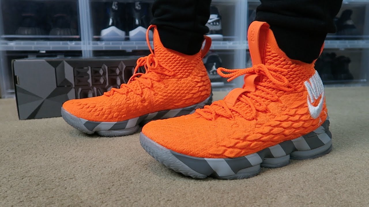 NIKE LEBRON 15 