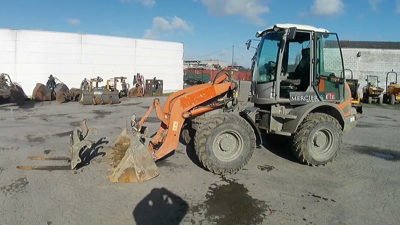 CHARGEUSE ARTICULEE AVEC TOURELLE ROTATIF 700L DIESEL   120149