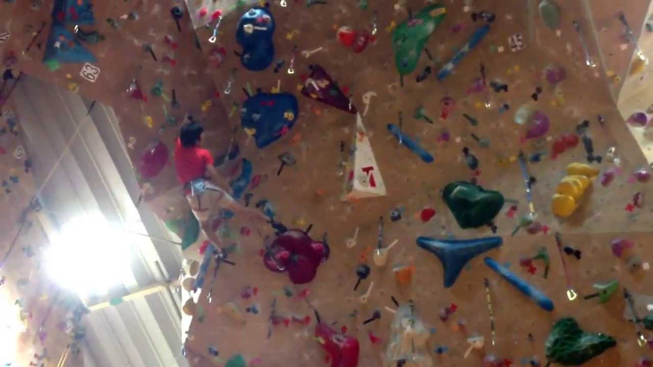 tsunami 左 黒ー 5.12d OS@ PUMP2