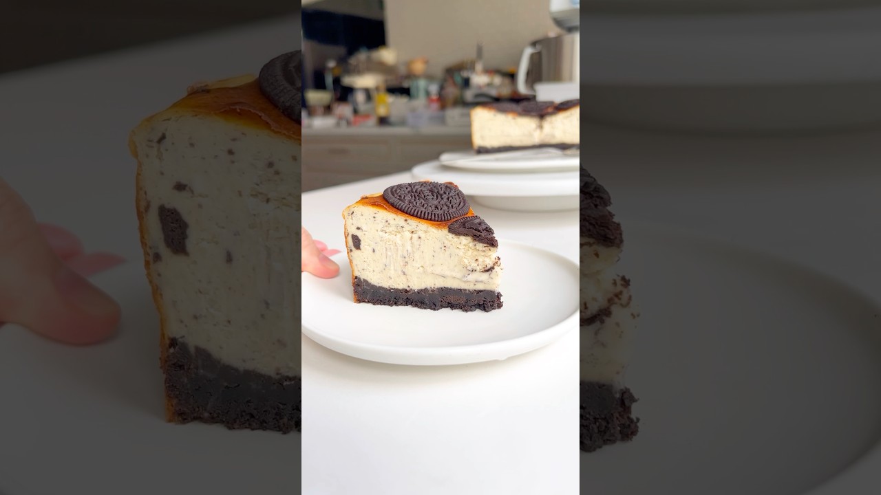 Would you try this Oreo cheesecake? #cheesecake #basquecheesecake #oreos #recipe #baking
