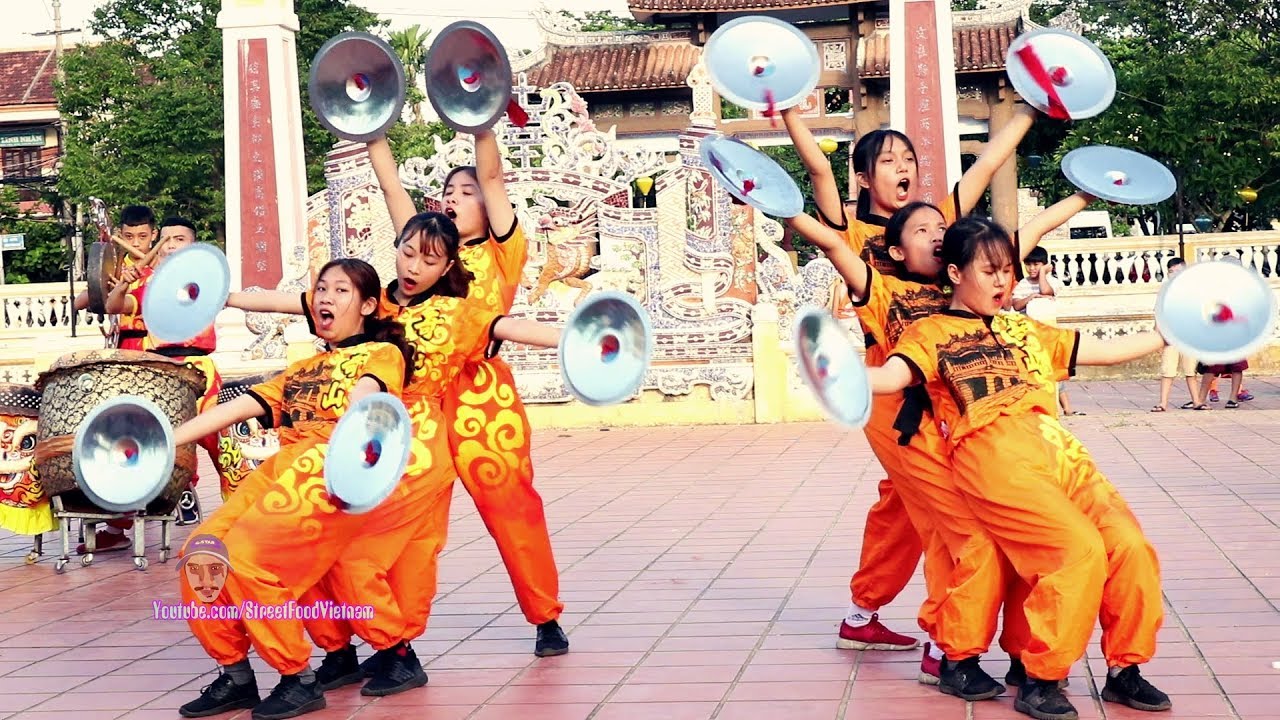Đánh Trống Múa Lân Hay Nhất 2019 và Những Cô Gái Xinh Đẹp - LSR Hào Khí