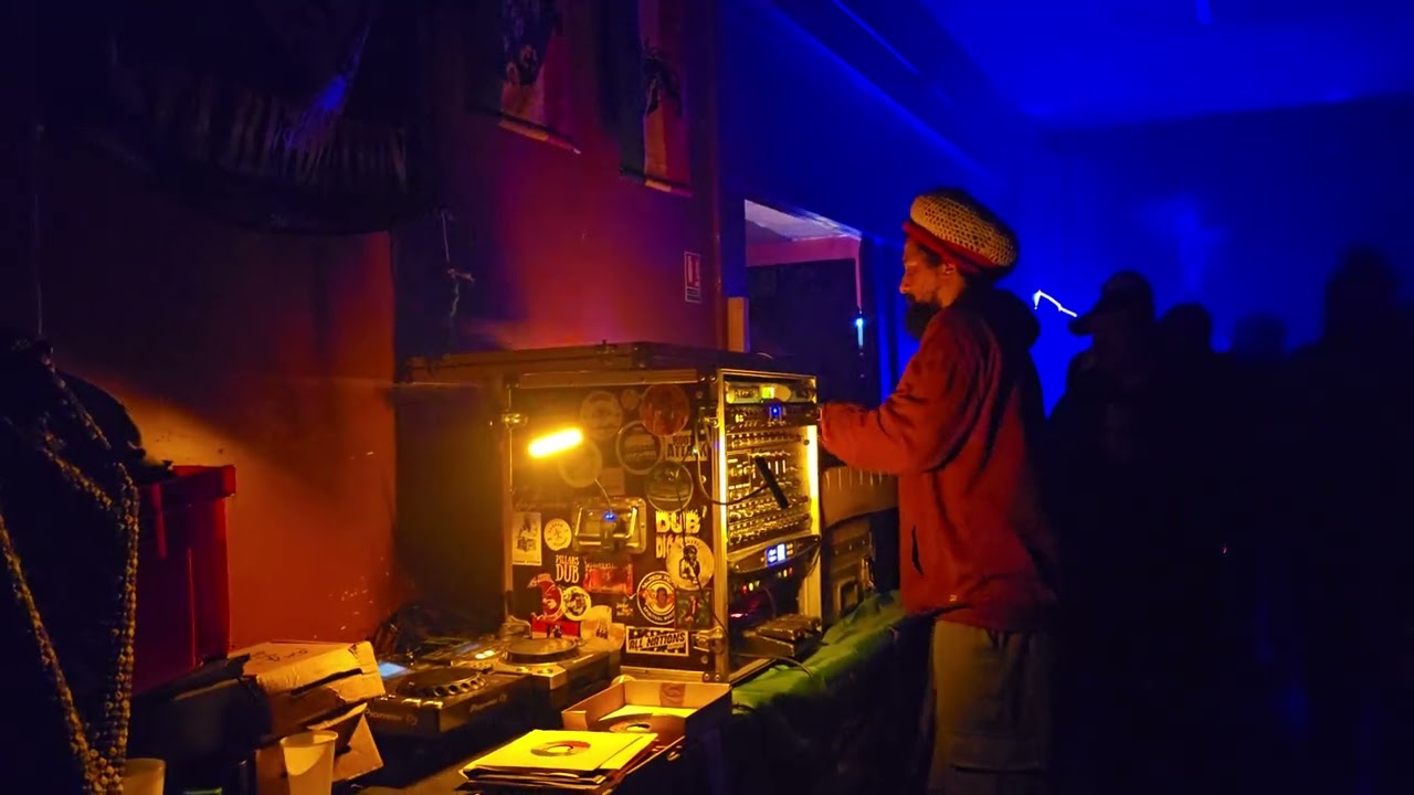Neboty Roots - Lyrical Benjie Bible Fi Dem (1/2) Live Clamart Dub Club #2 Paris 20260118 004537 HD