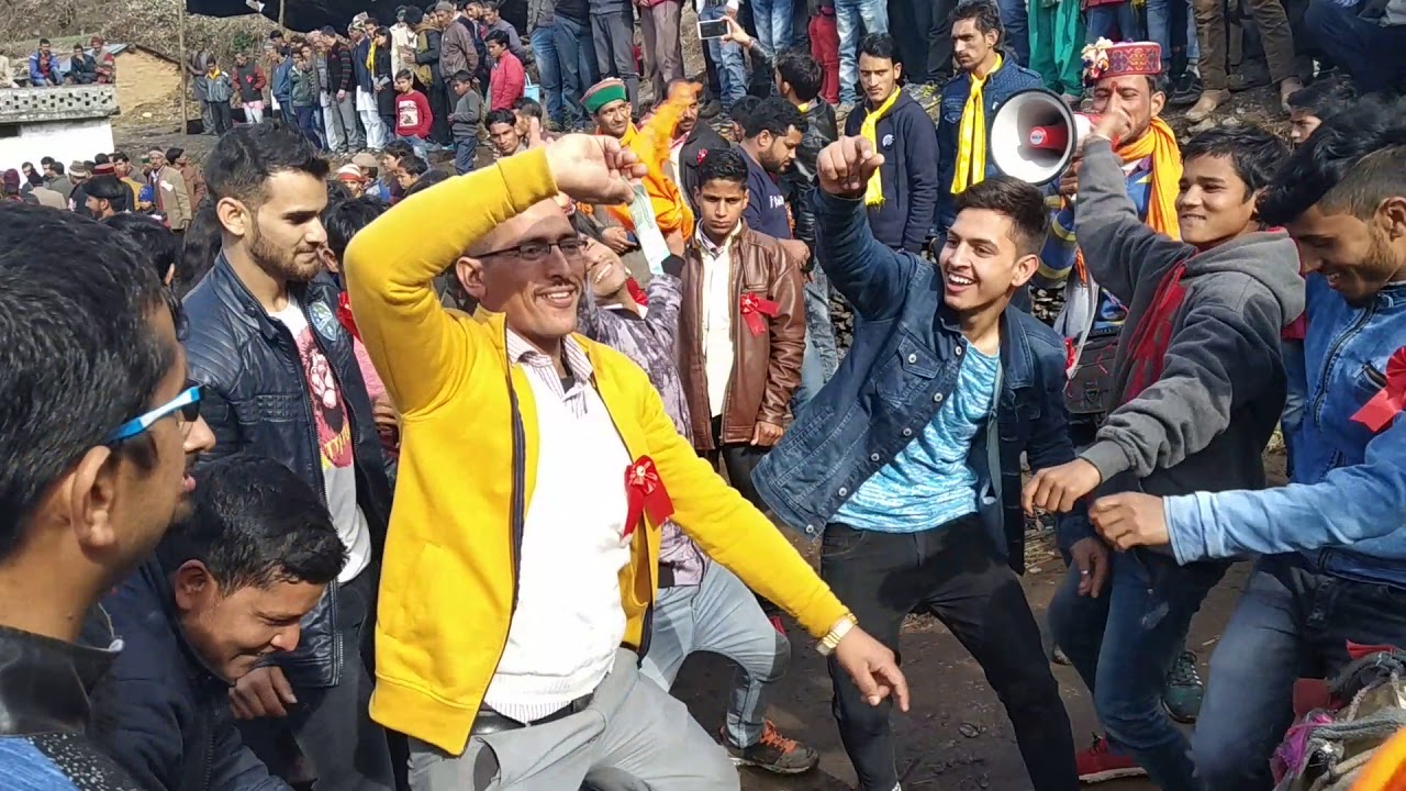 जौनपुर में शादी मे डांस (सेन्दूल नैनबाग टिहरी गढवाल )